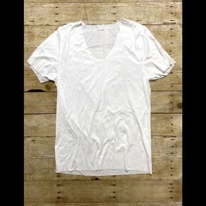 NWOT SEEK raw hem t shirt